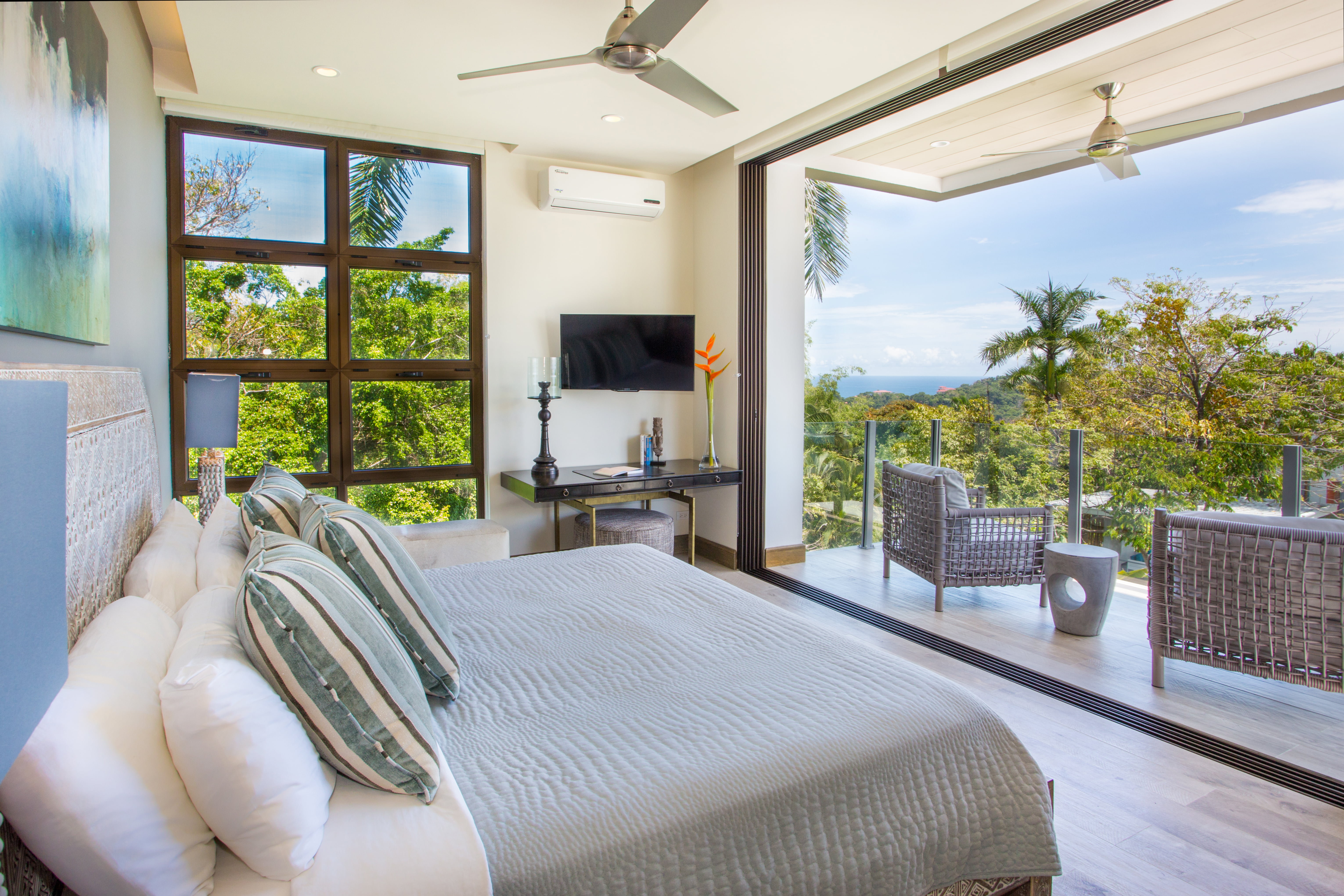 Primary bedroom -second floor - king bed