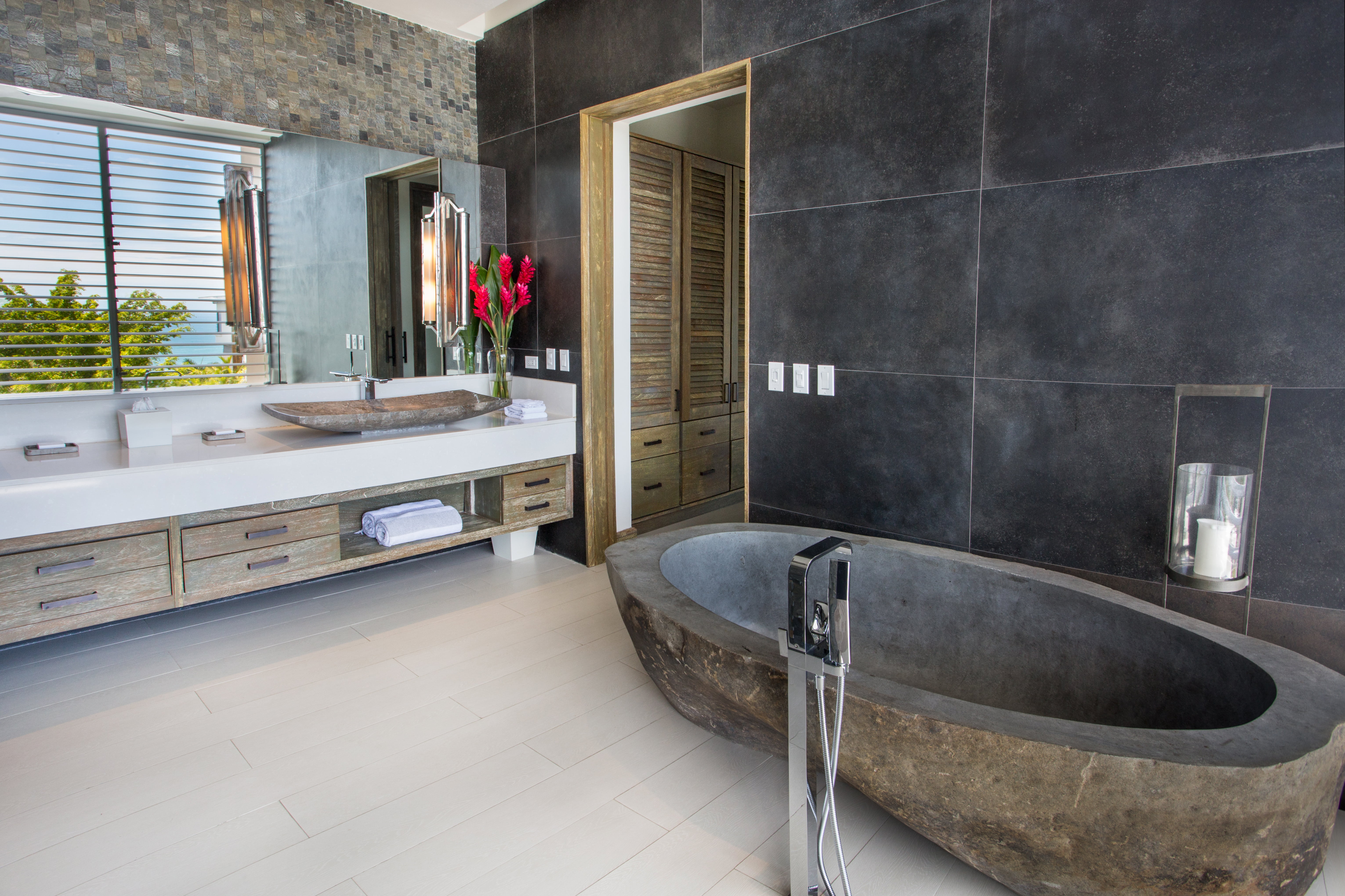 Primary bath and soaking tub