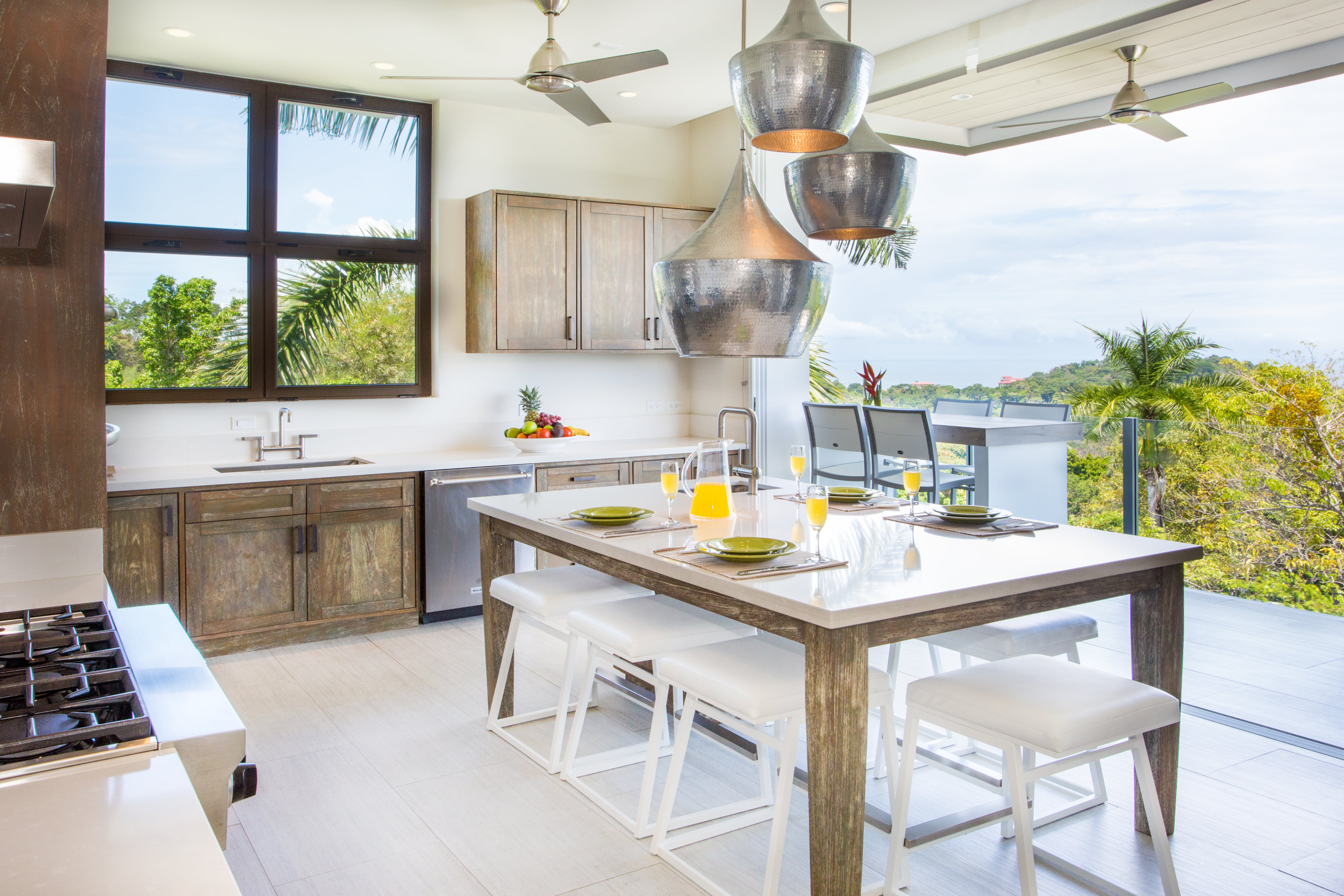 Kitchen - third floor - island seating
