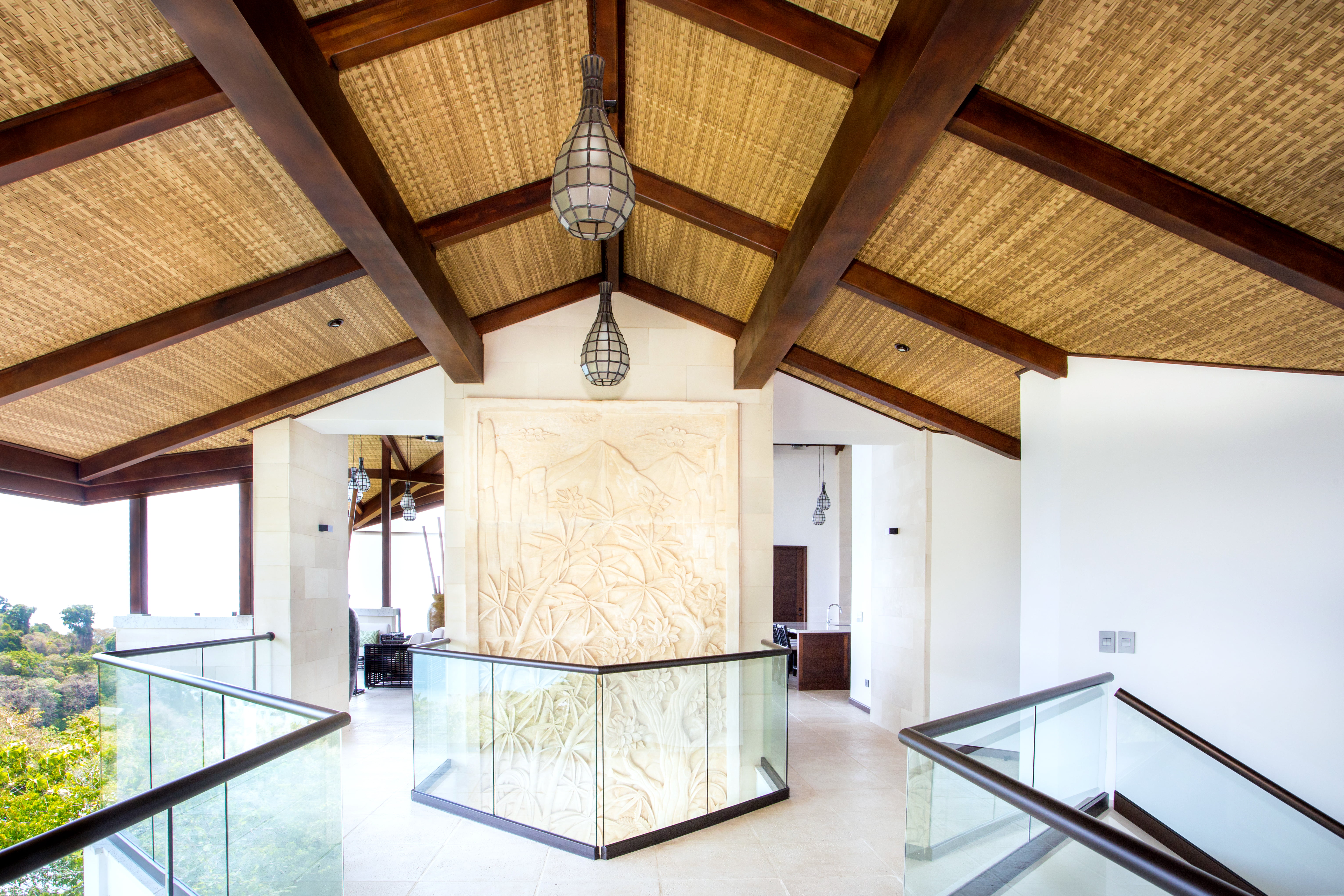 5th floor - The limestone relief carving caps at the 5th floor landing