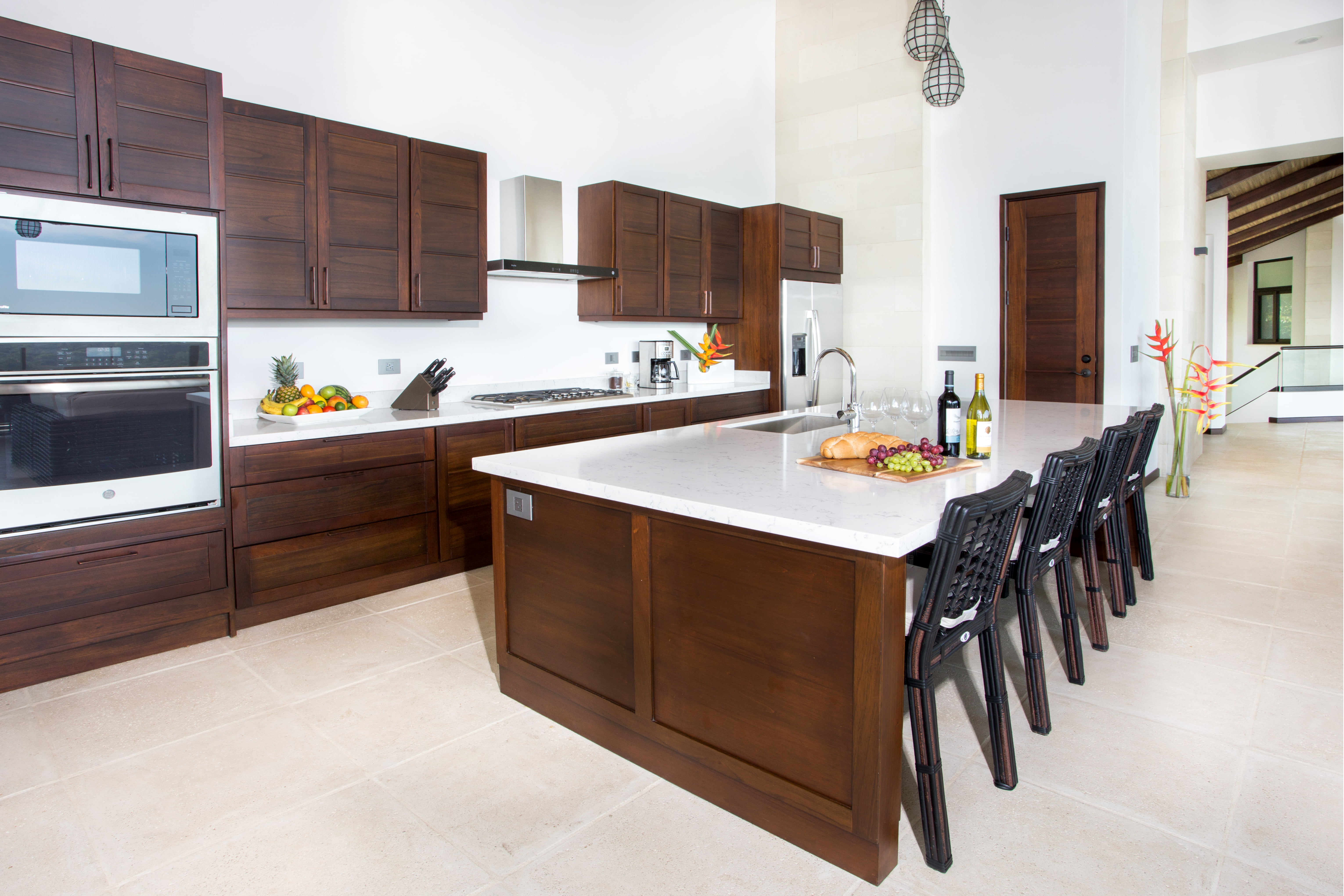 Full service kitchen with additional seating