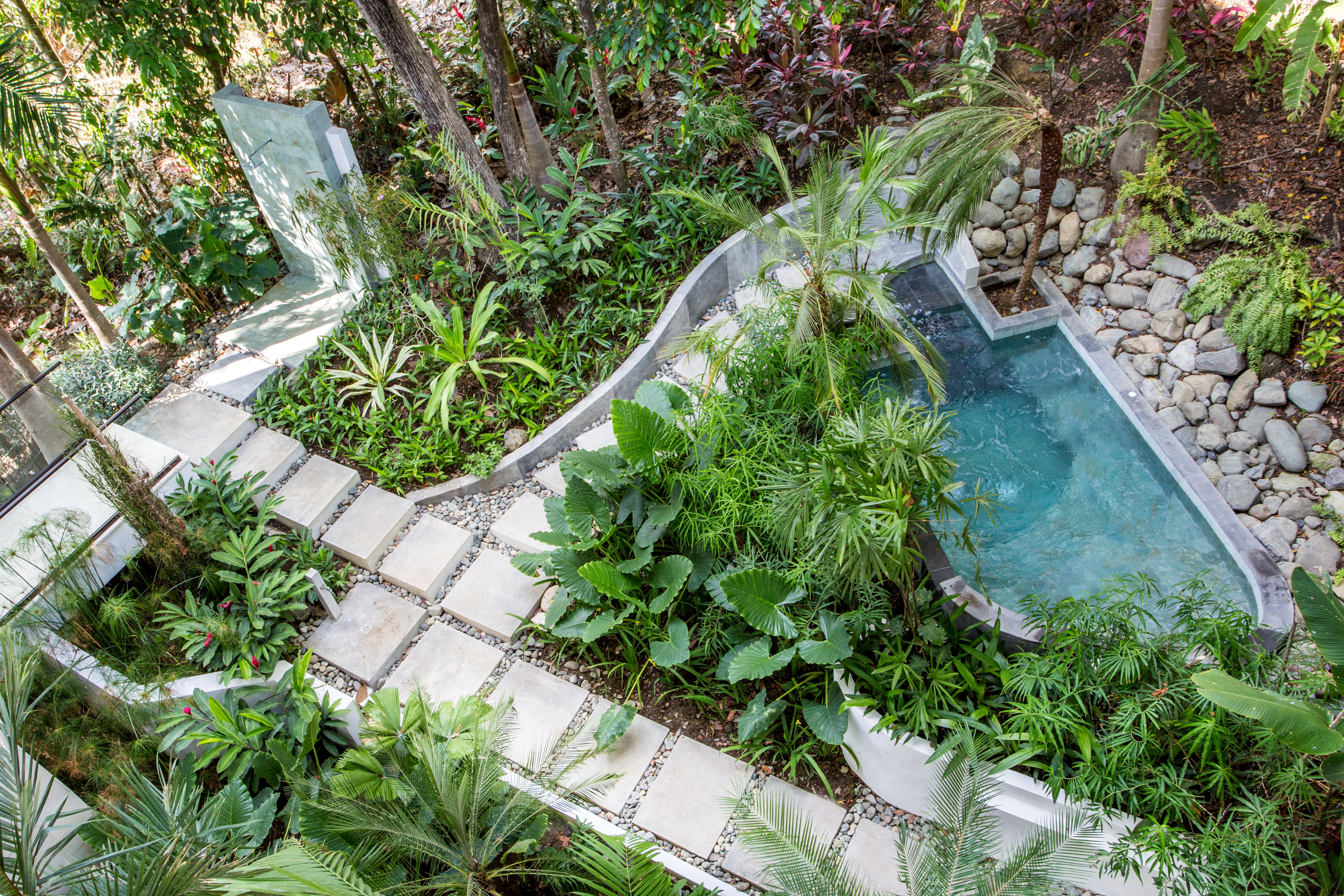 ...a jacuzzi spa that accommodates your entire group